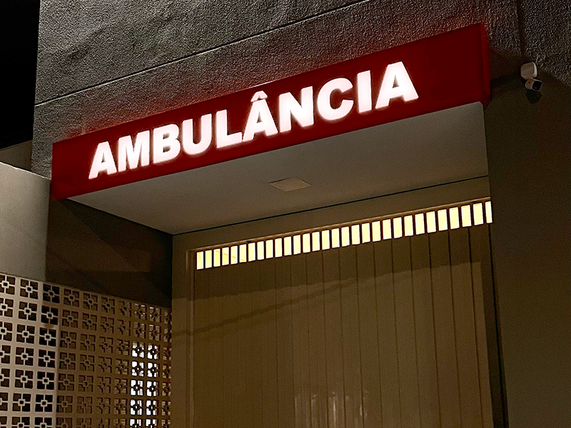 Hospital N. Sra. da Saúde — Estacionamento noite